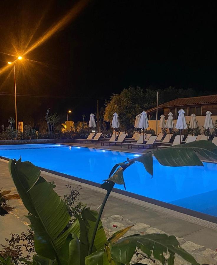 Hotel Olympia Touristic Village Radhimë Buitenkant foto